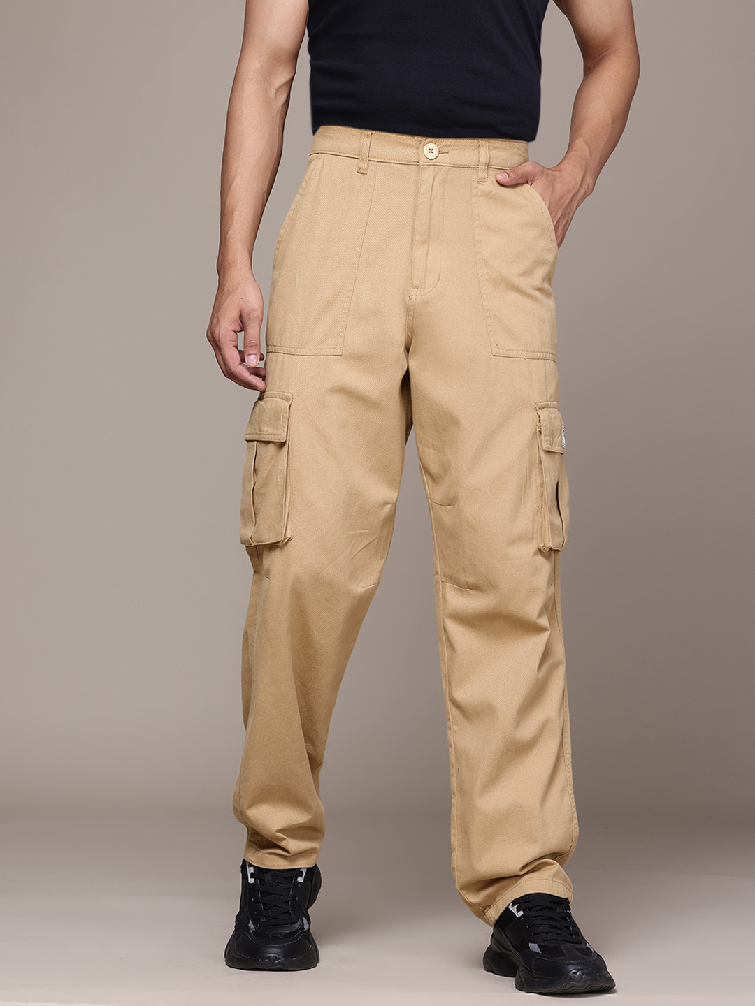 The Roadster Lifestyle Co. Men Loose Fit Cotton Cargo-Style Trousers