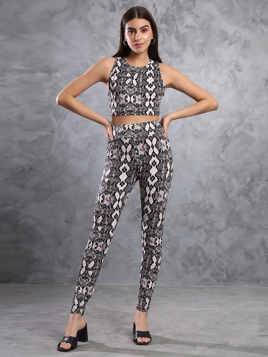 TANDUL Round Neck Sleeveless Print Top With Trouser