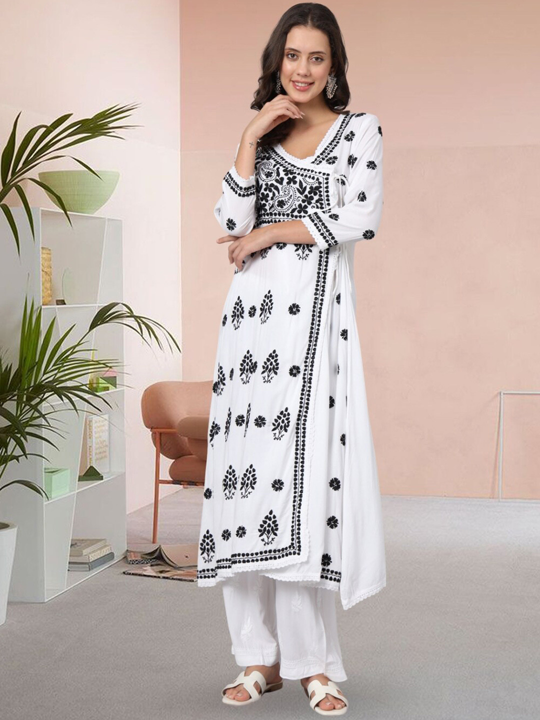 PARAMOUNT CHIKAN Women Embroidered Lucknowi Chikankari Modal WhiteKurta