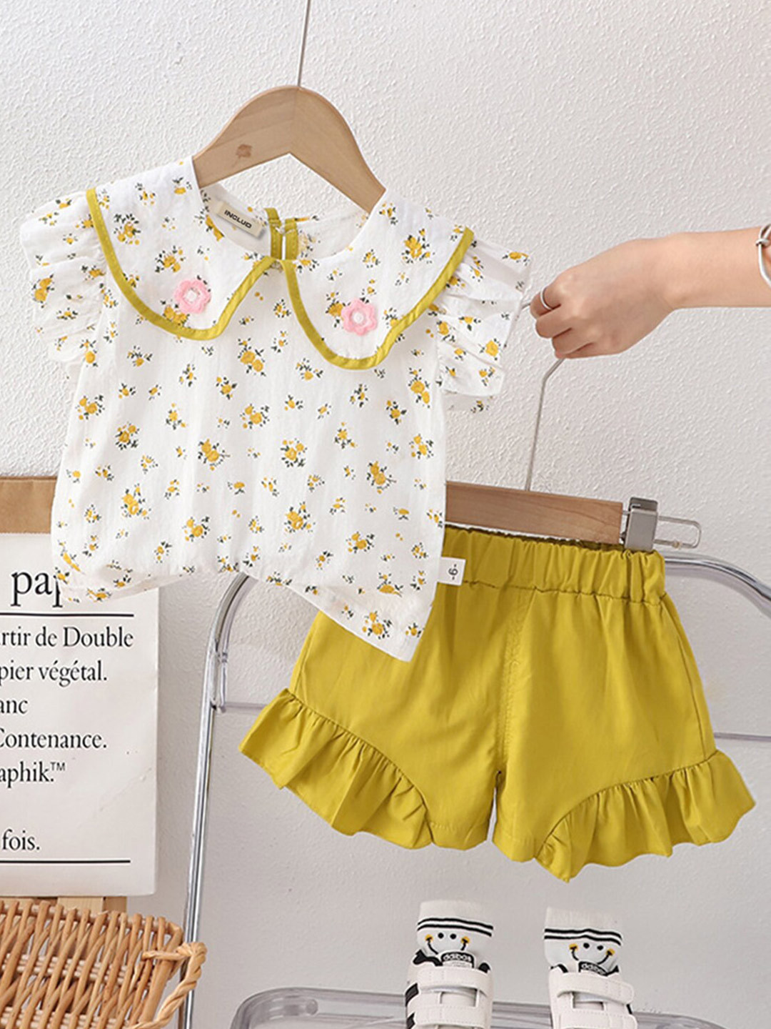 INCLUD Girls Printed Top With Shorts Collar Clothing Set