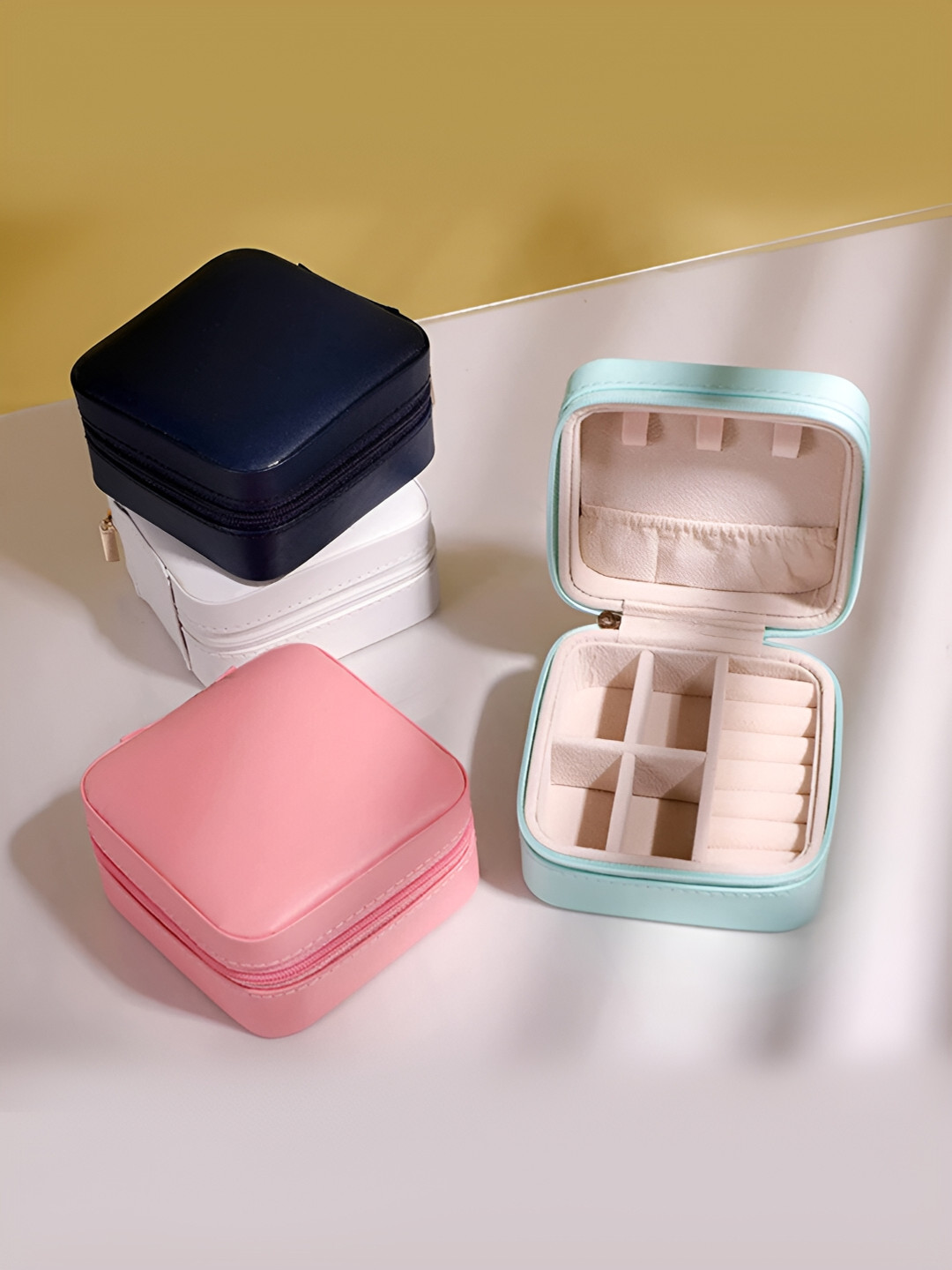 ZURU BUNCH Blue & Beige Acrylic Jewellery Organisers