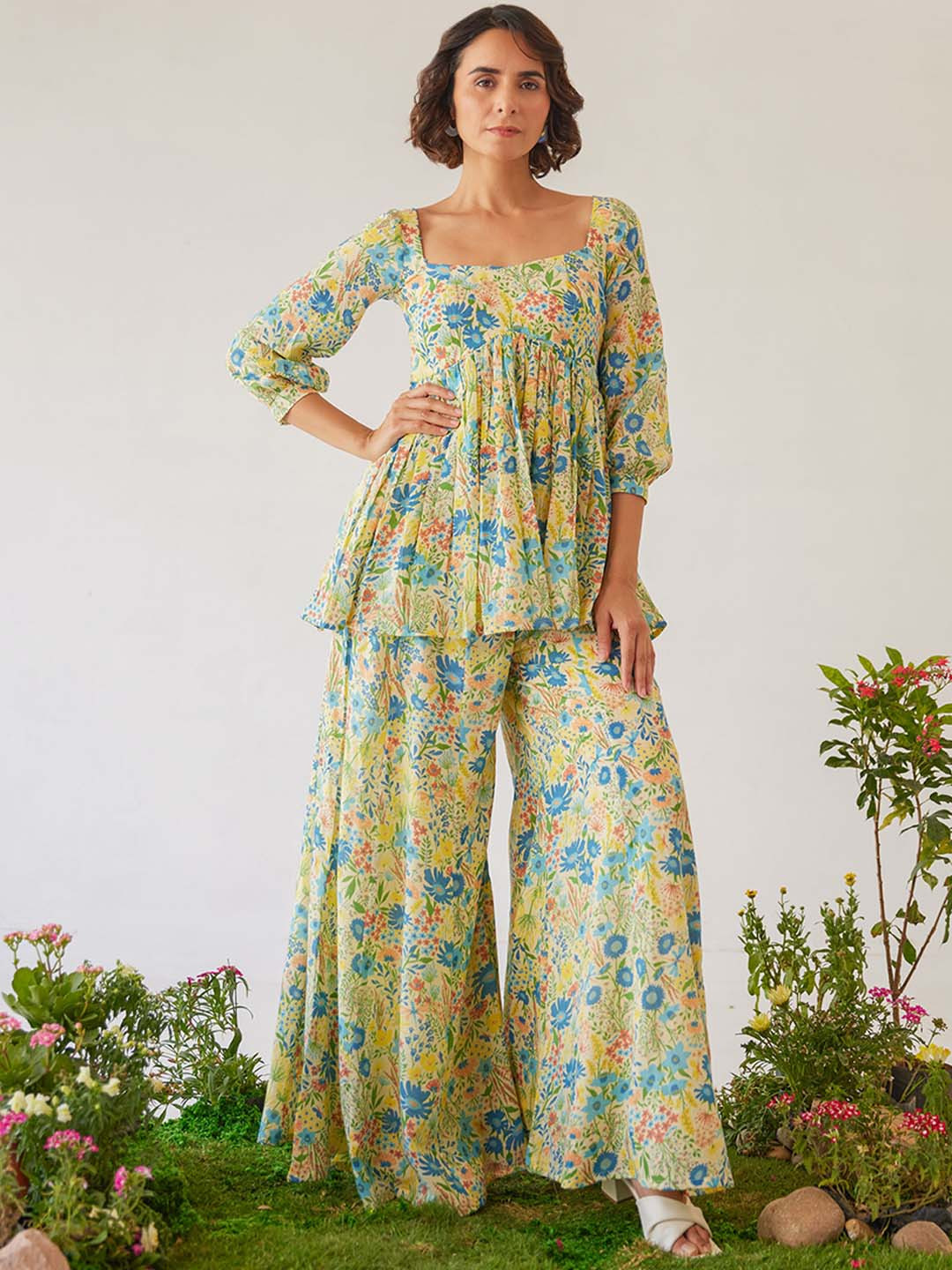 Baise Gaba Square Neck Floral Printed Regular Beads and Stones Kurti Set