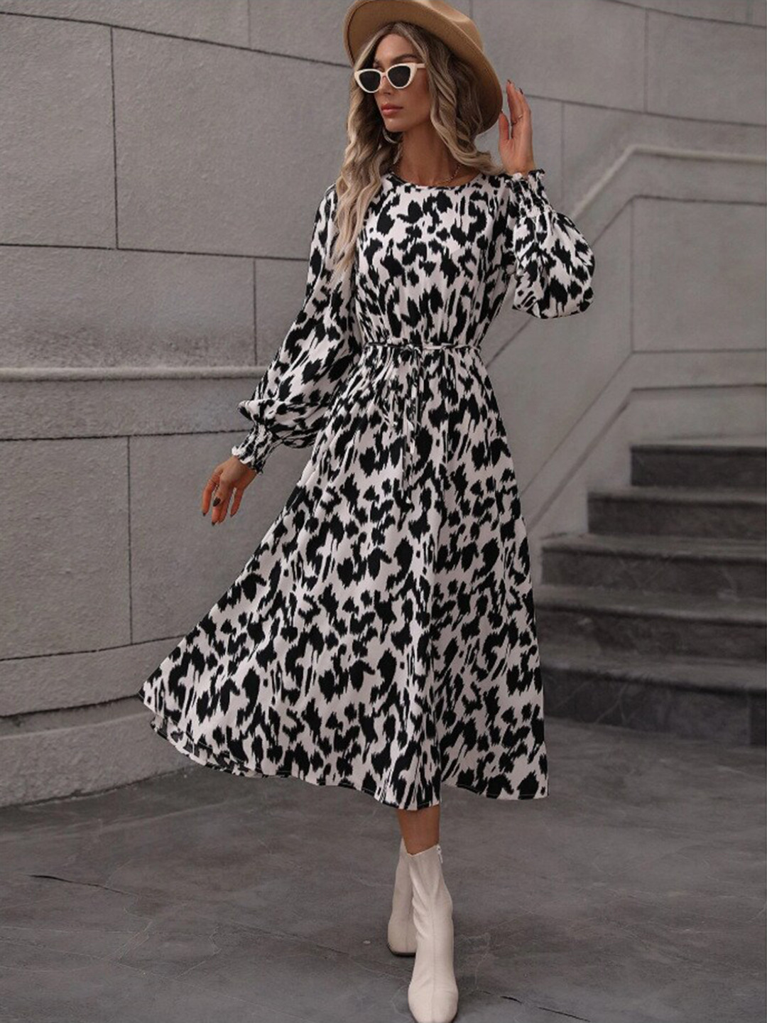 Mast & Harbour White & Black Abstract Print A-Line Midi Dress