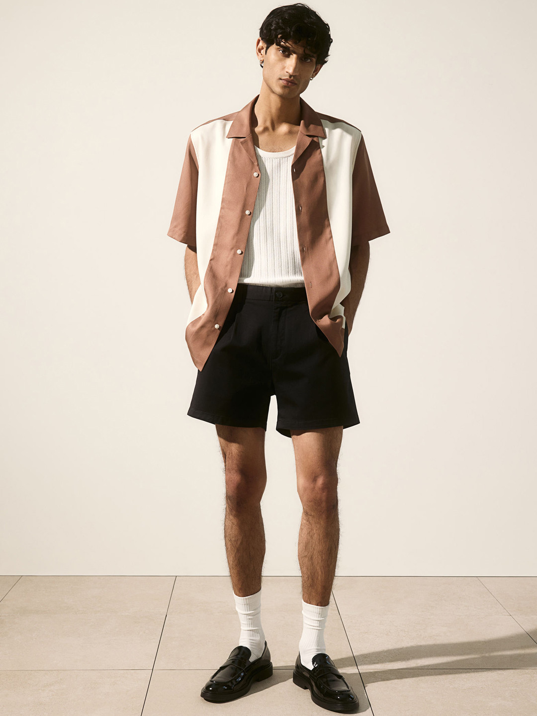 H&M Men Regular Fit Pleat-Detail Shorts
