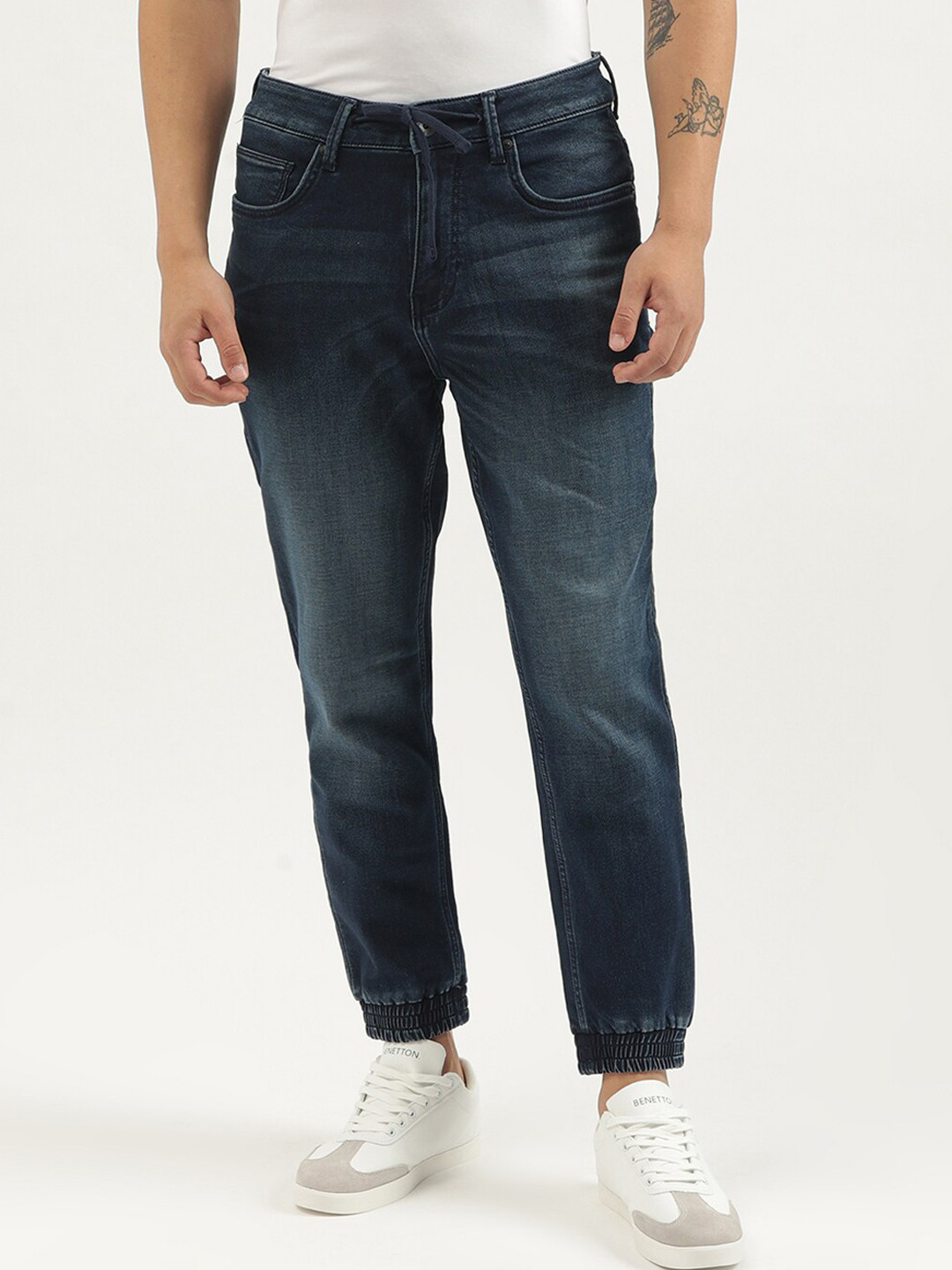 United Colors of Benetton Men Cean Look Light Fade Jogger Jeans