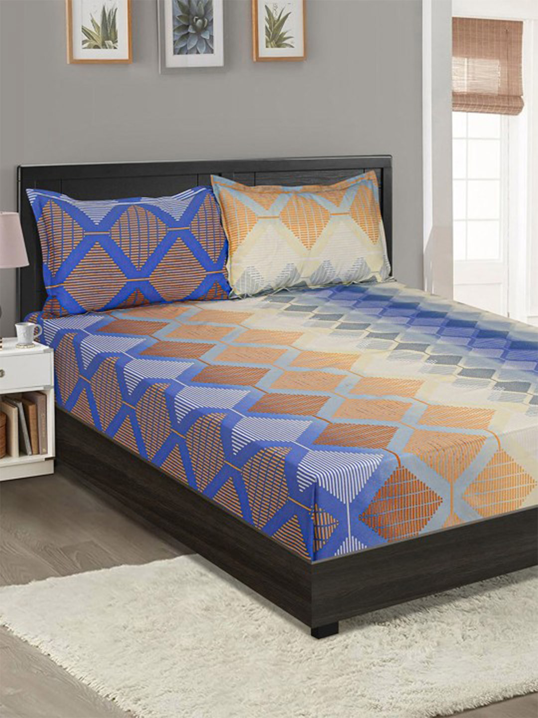 SWAYAM Sparkle Beige Geometric Cotton 144 TC Fitted Queen Bedsheet with 2 Pillow Covers-90 x 100 inches