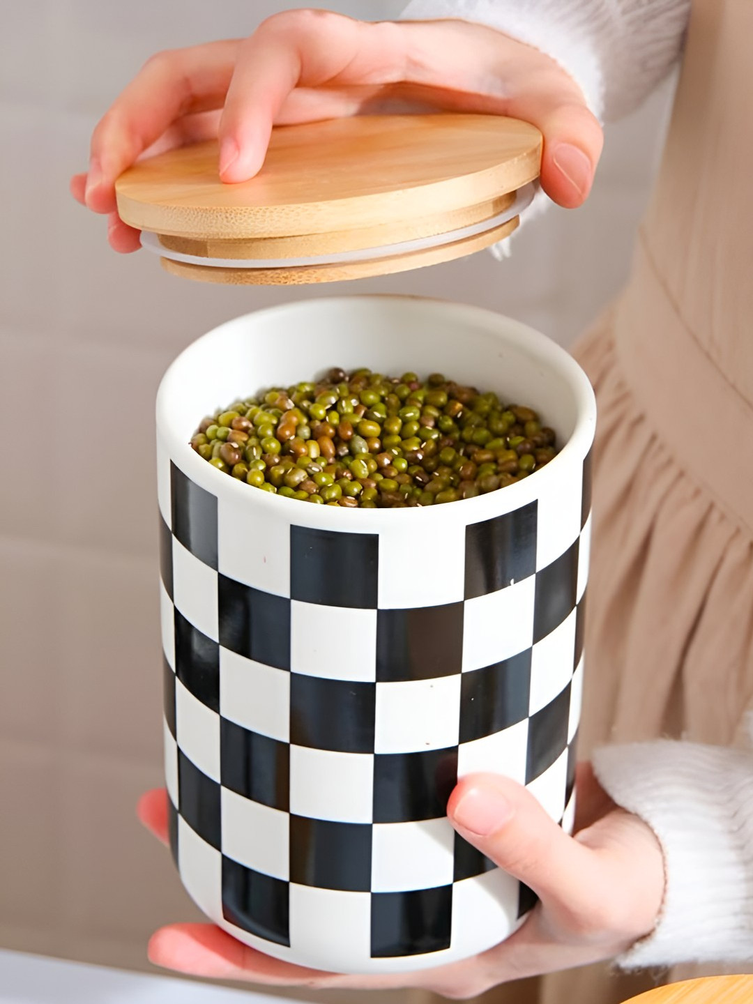 Umai Black Plaid Ceramic Dishwasher Safe Clip-On Canister-1L