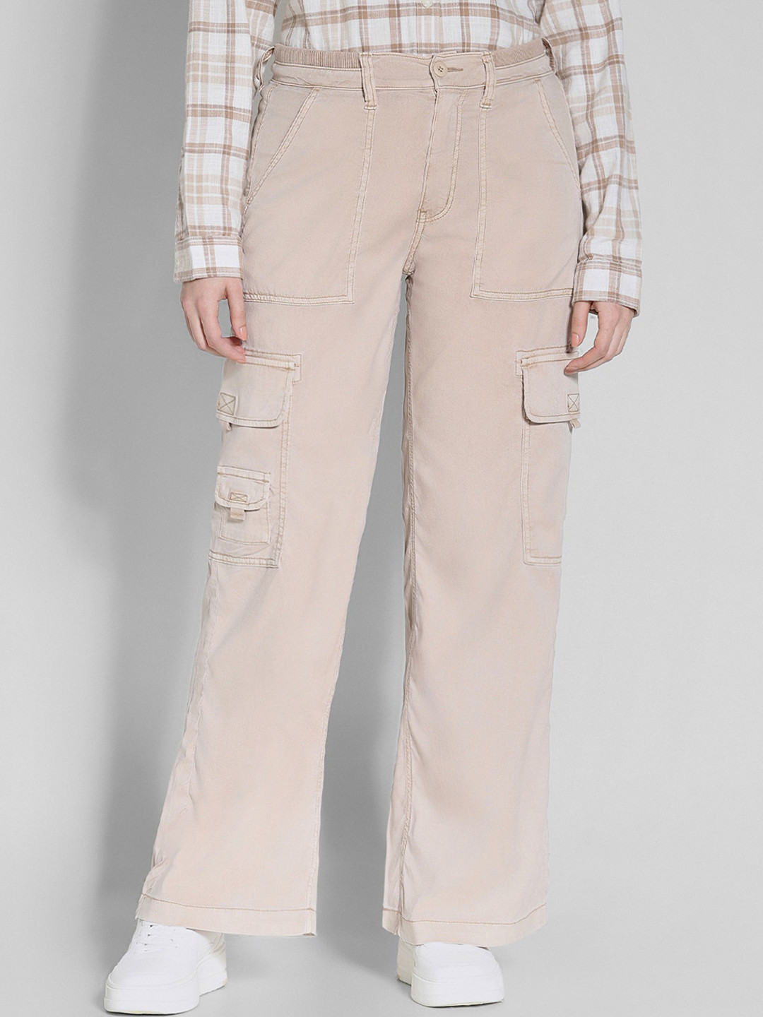 AMERICAN EAGLE OUTFITTERS Women Mid-Rise Plain Cargos Trousers