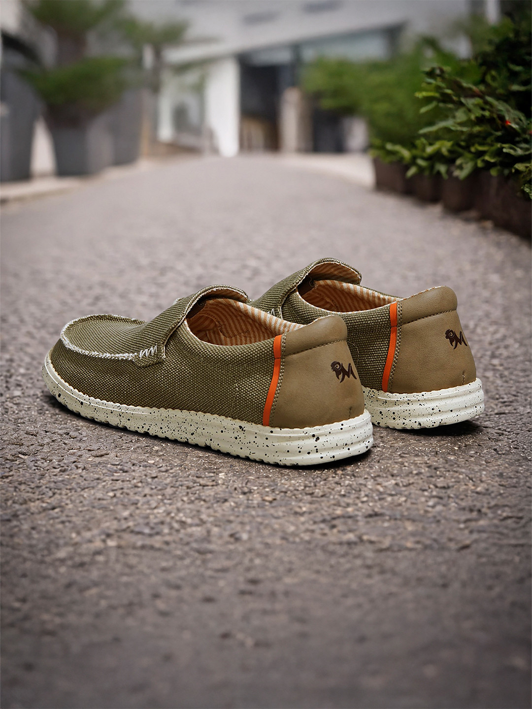 NEEMANS Men Textured Round Toe Canvas Loafers