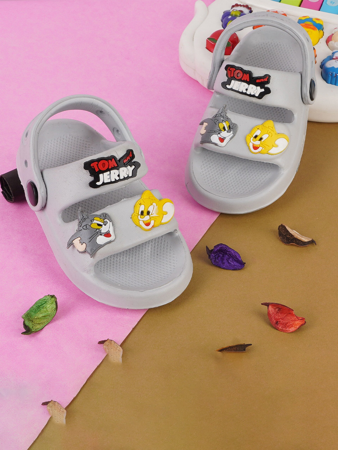 BAESD Kids Tom & Jerry Applique Clogs