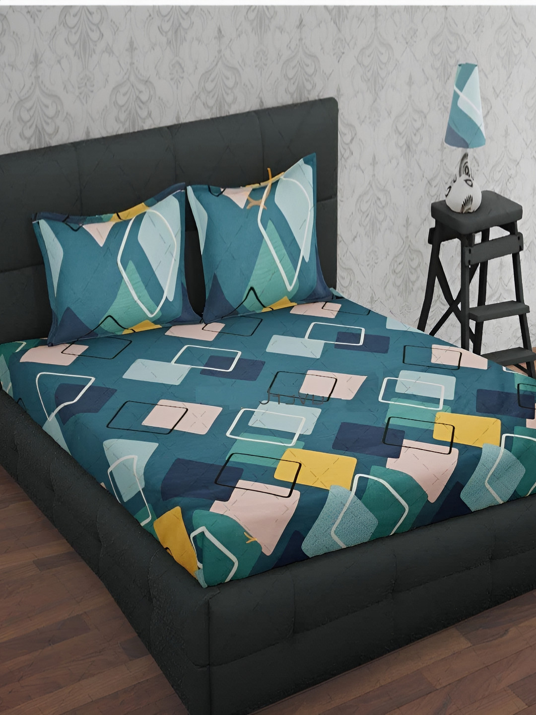 RRC Green Geometric Microfiber 144 TC Fitted King Bedsheet with 2 Pillow Covers-182.88 x 198.12 cm