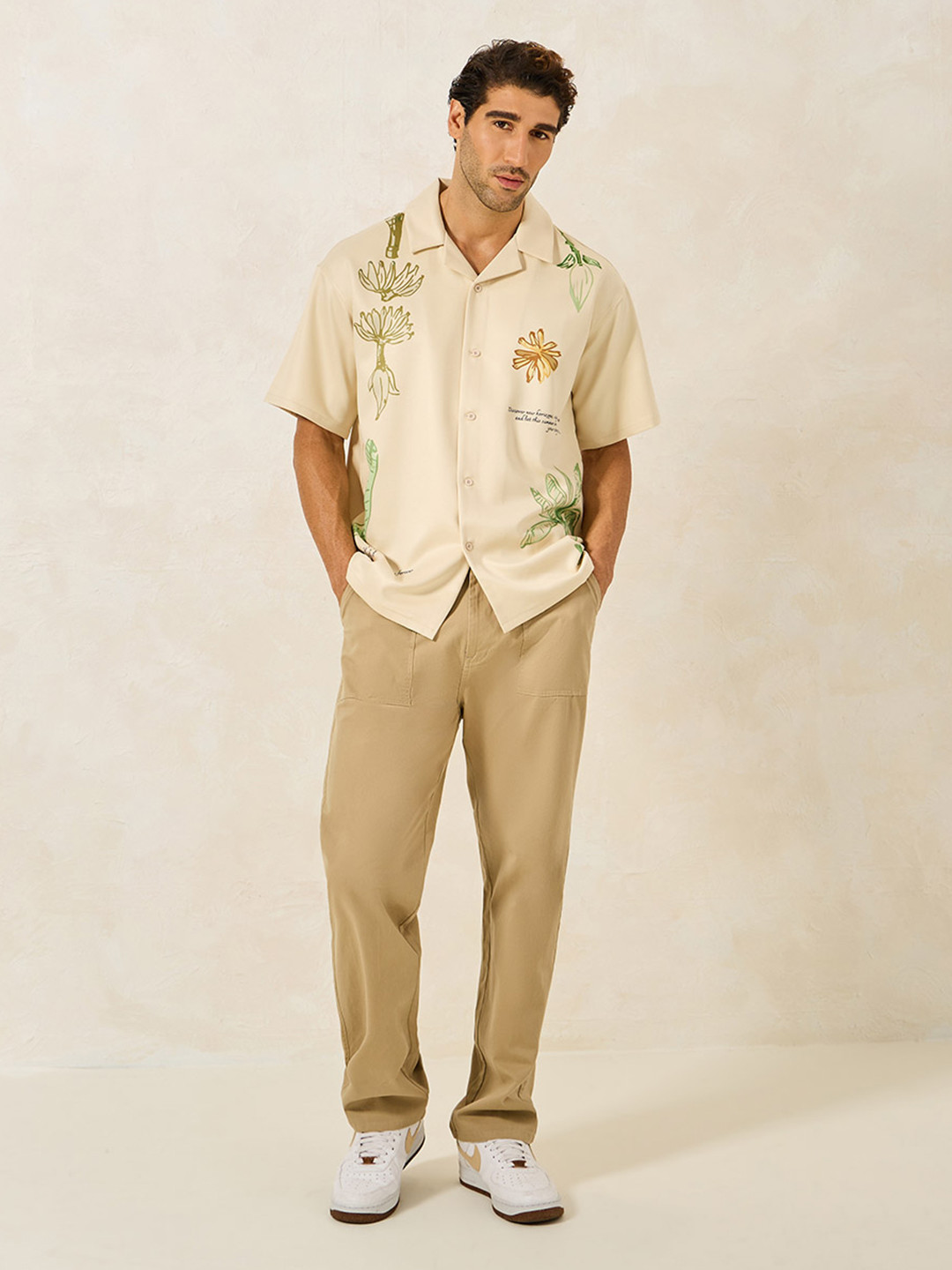 Styli Men Panel Pocket Relaxed Fit Cotton Chino