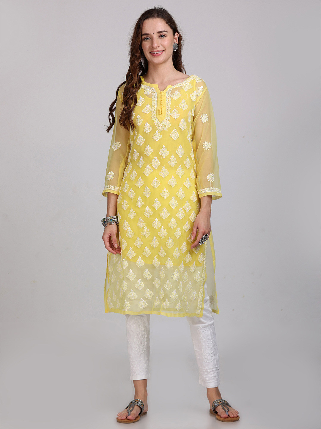 KHAKA Ethnic Motifs Embroidered Chikankari Straight Kurta With Inner