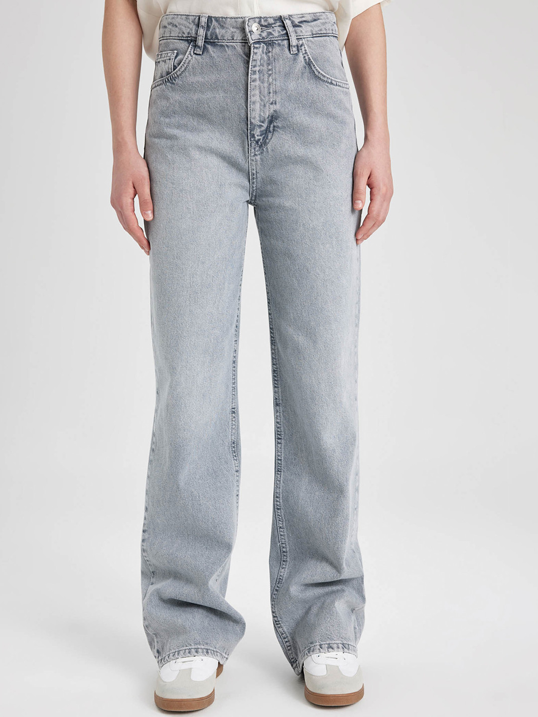 DeFacto Women Mid Rise Straight Fit Clean Look Trousers