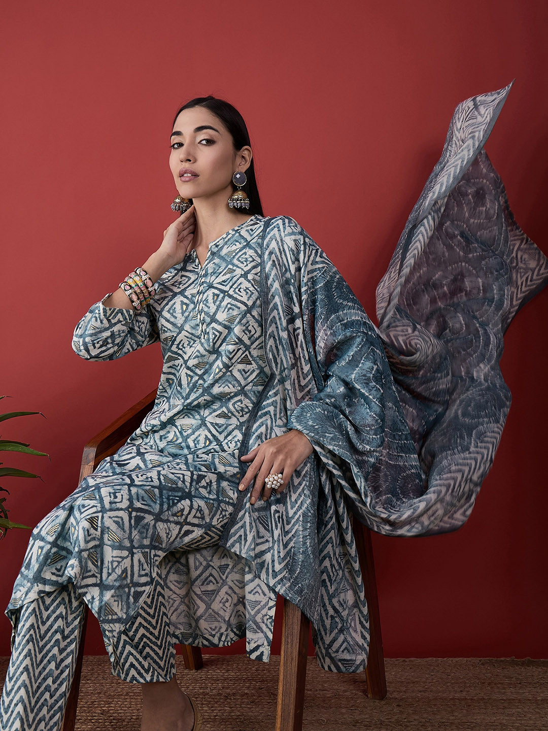 Anouk Geometrical Printed Round Neck Straight Kurta with Trousers & Dupatta
