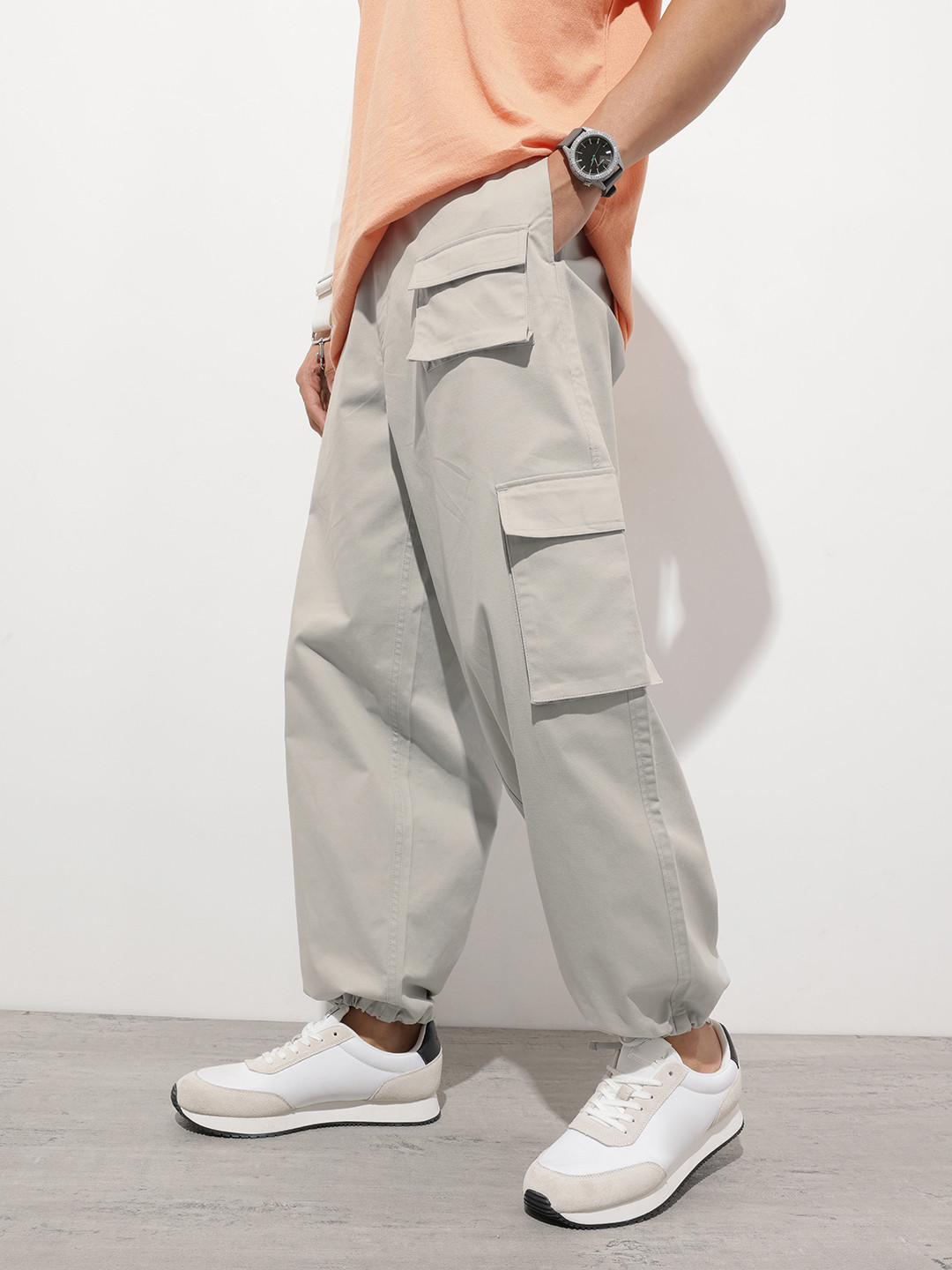 glitchez Men Mid-Rise Parachute Cargo Relaxed Fit Trousers