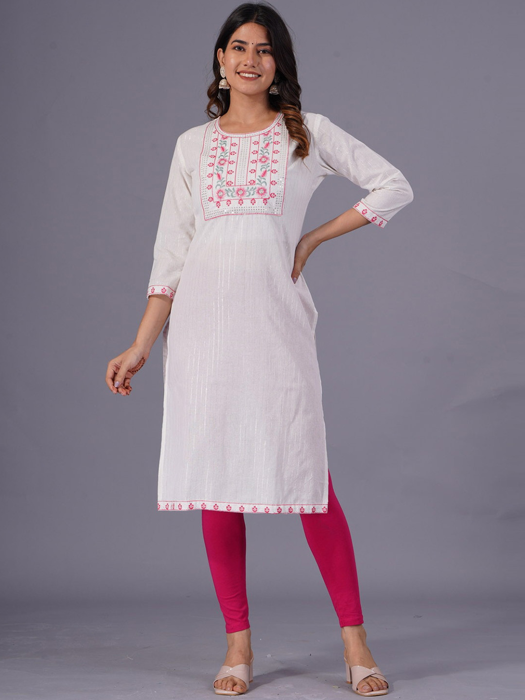 SARAI CREATIONS Thread Embroidered Round Neck Cotton Straight Kurta