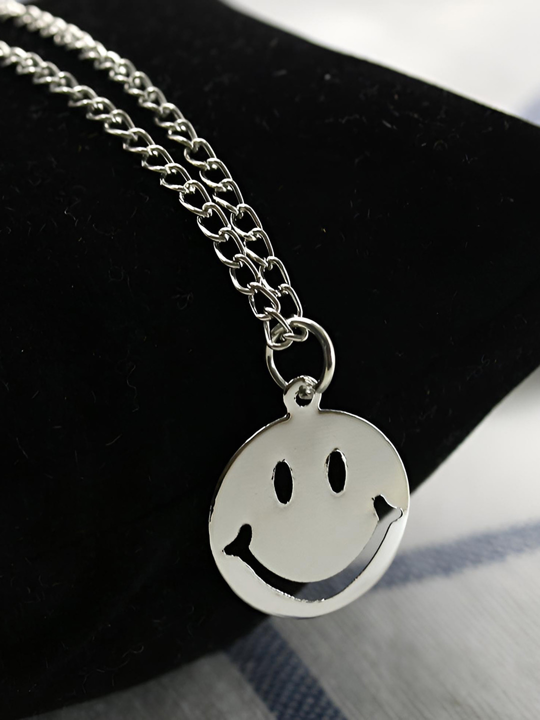 Goho Silver-Plated Smiley Face Pendant with Chain
