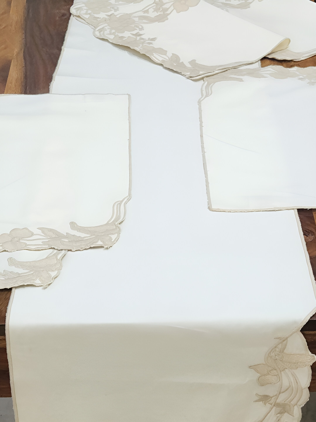 DESIGN GAATHA Cream 7 Pieces Embroidered Pure Cotton Table Linen Sets