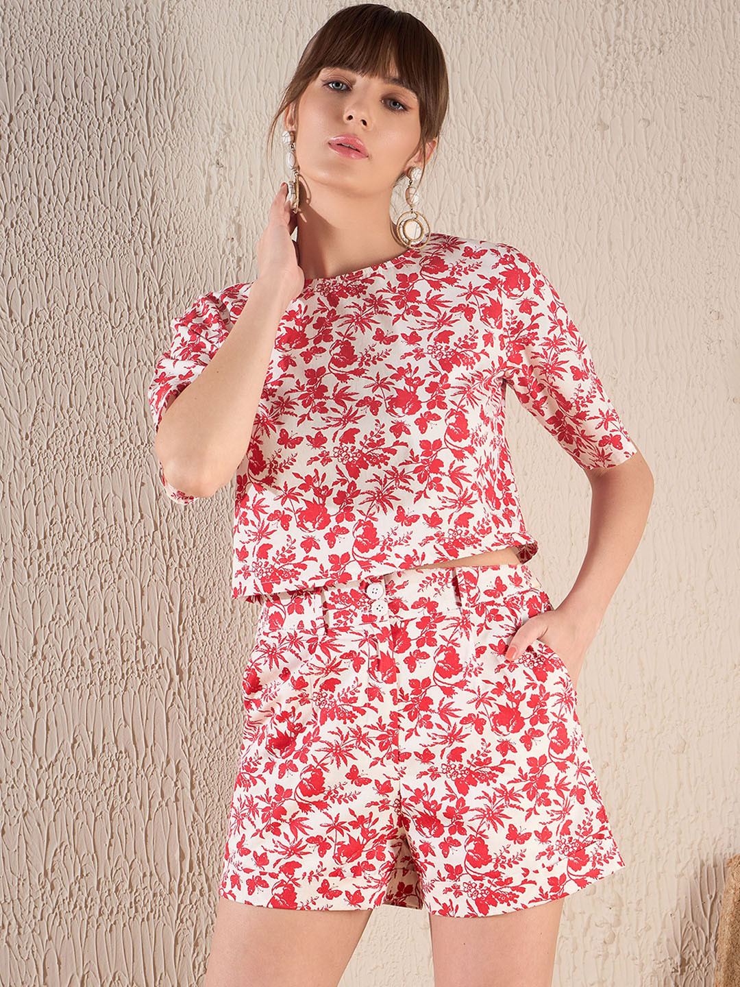 SASSAFRAS Red Printed Pure Cotton Round Neck Crop Top & Flared Shorts