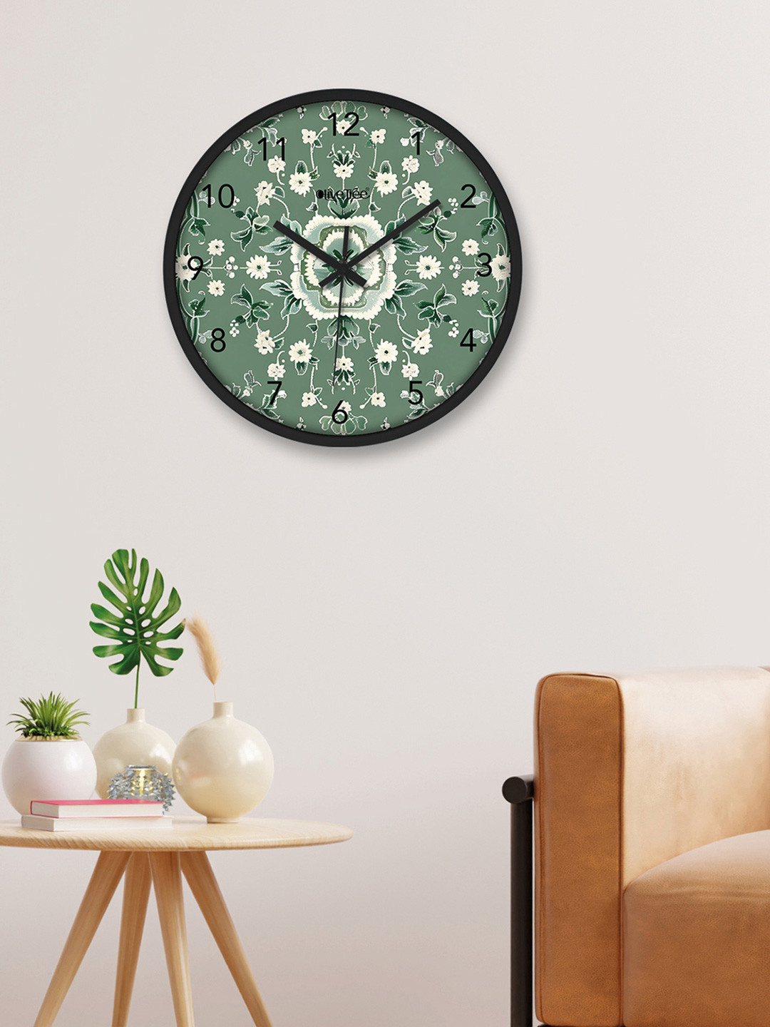 OLIVE TREE Black Plastic Hand-Painted Round Battery Analogue Wall Clock-30.5cm