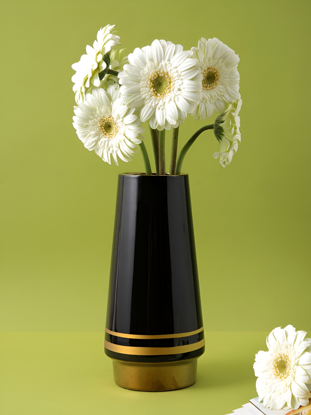 Aura Black Ceramic Flower Vase