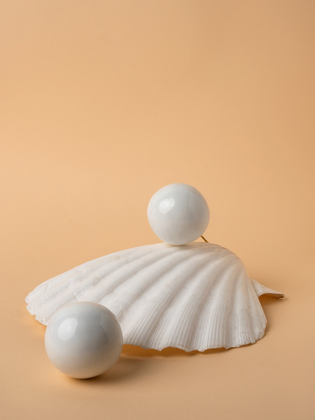 EQUIIVALENCE Gold-Plated Spherical Studs Earrings