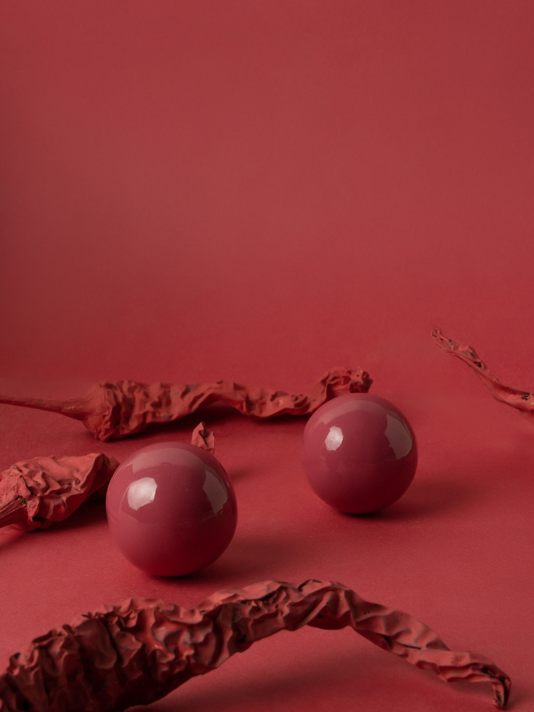 EQUIIVALENCE Gold-Plated Spherical Studs Earrings