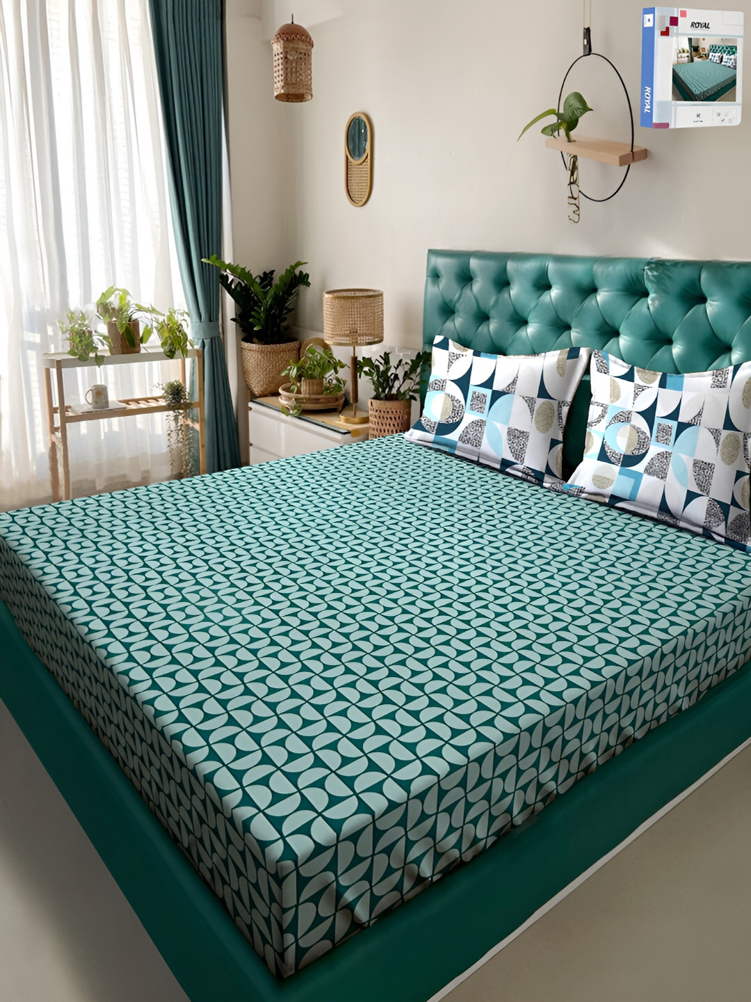 KLOTTHE Green Geometric 300TC Double King Bedsheet With 2 Pillow Covers