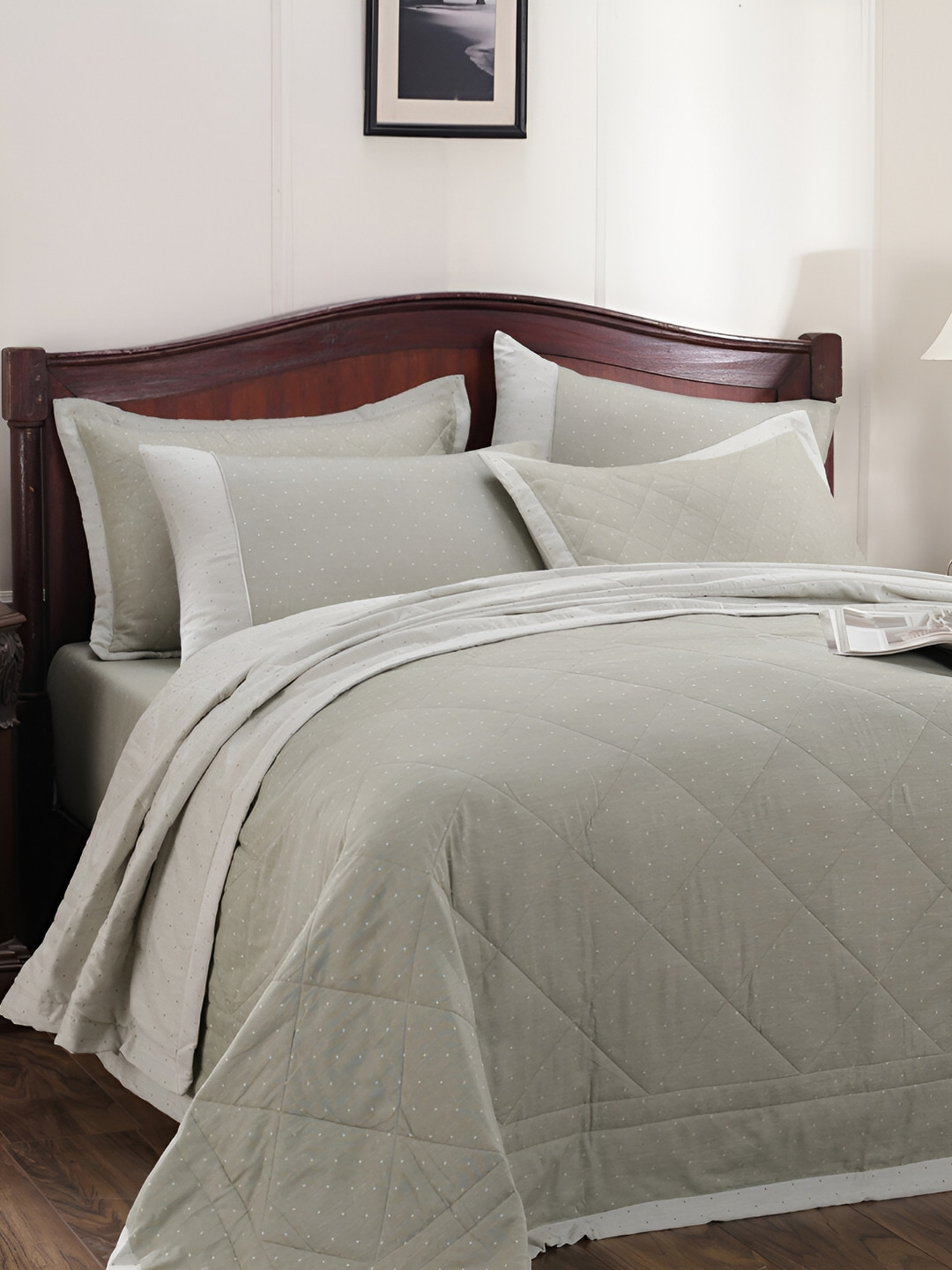 MASPAR Green & White Printed 120 GSM Cotton Double Queen Quilt