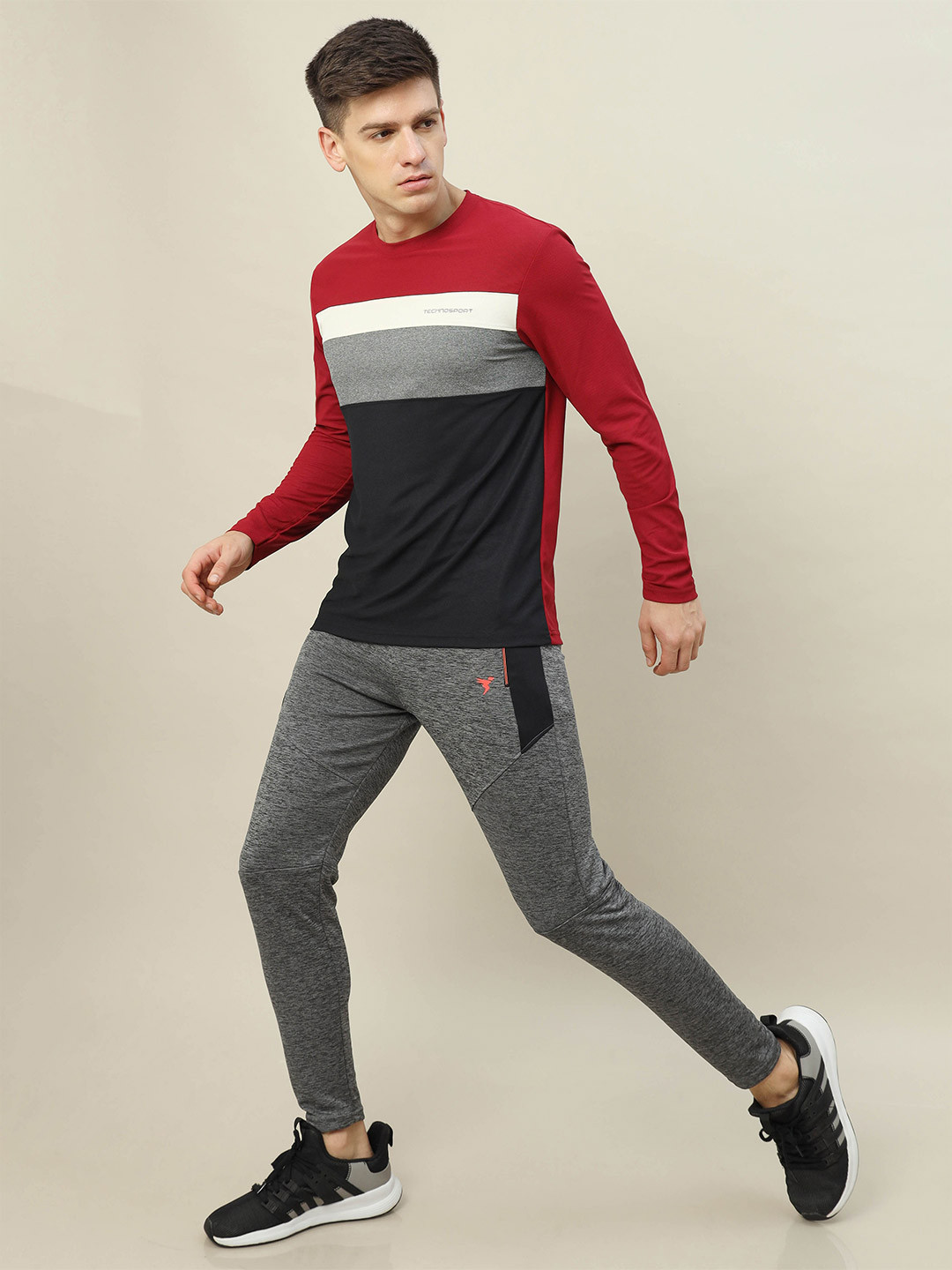 Technosport Colourblocked Crew Neck Long Sleeves MATPIQ & Rapid-Dry Slim Fit T-shirt