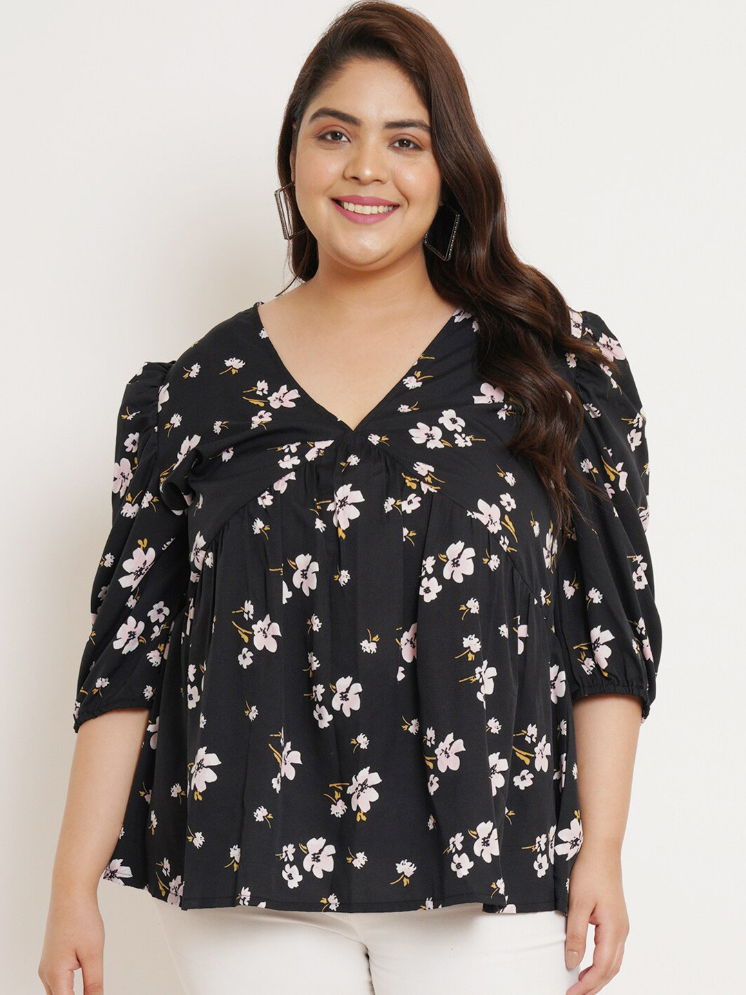 U&F Beyond Floral Print Three-Quarter Sleeves V-Neck Crepe Top
