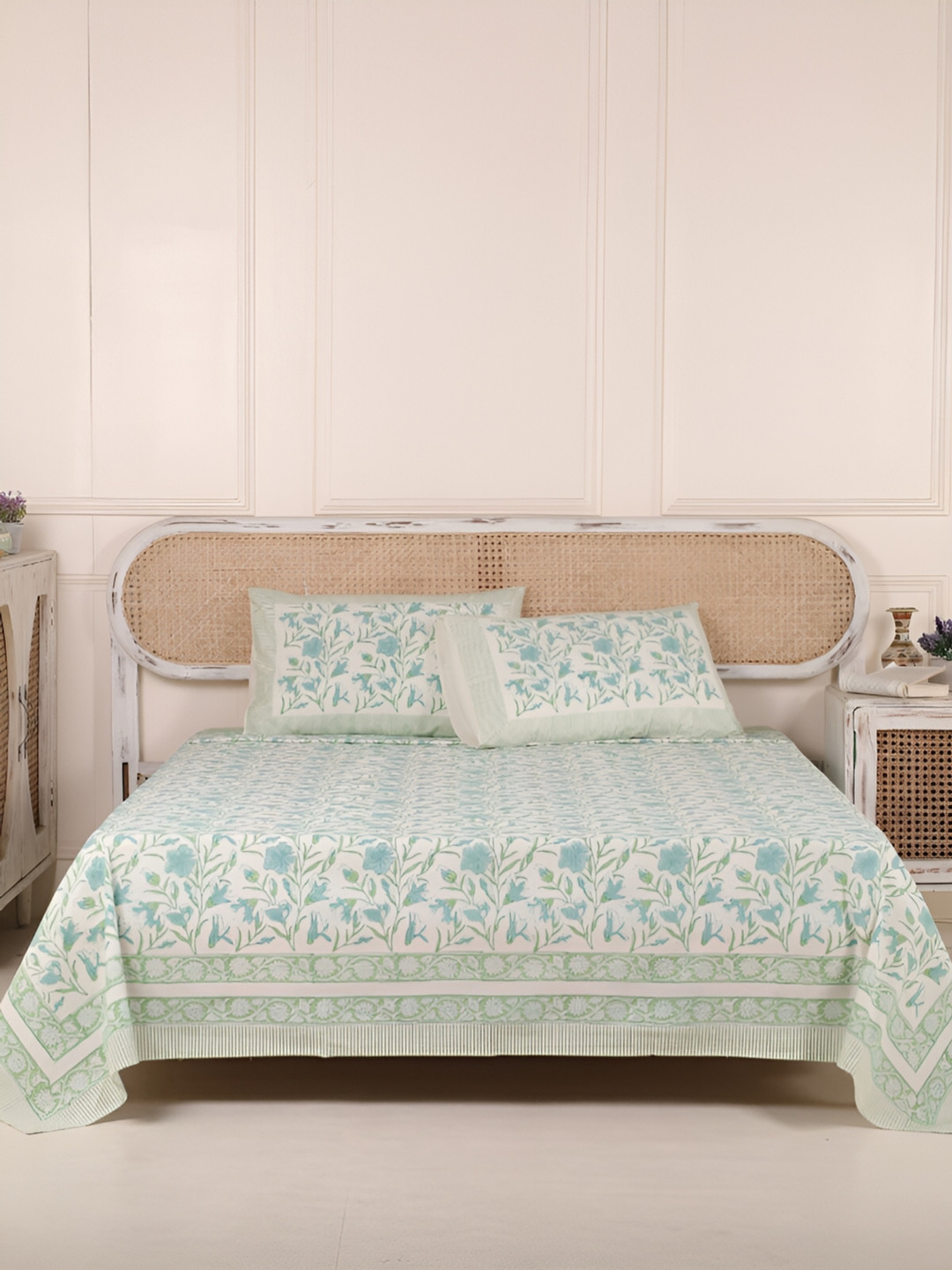 Peepul Tree White Floral Pure Cotton Skin-Friendly 240 TC Queen Bedsheet with 2 Pillow Covers-90 x 108 inches