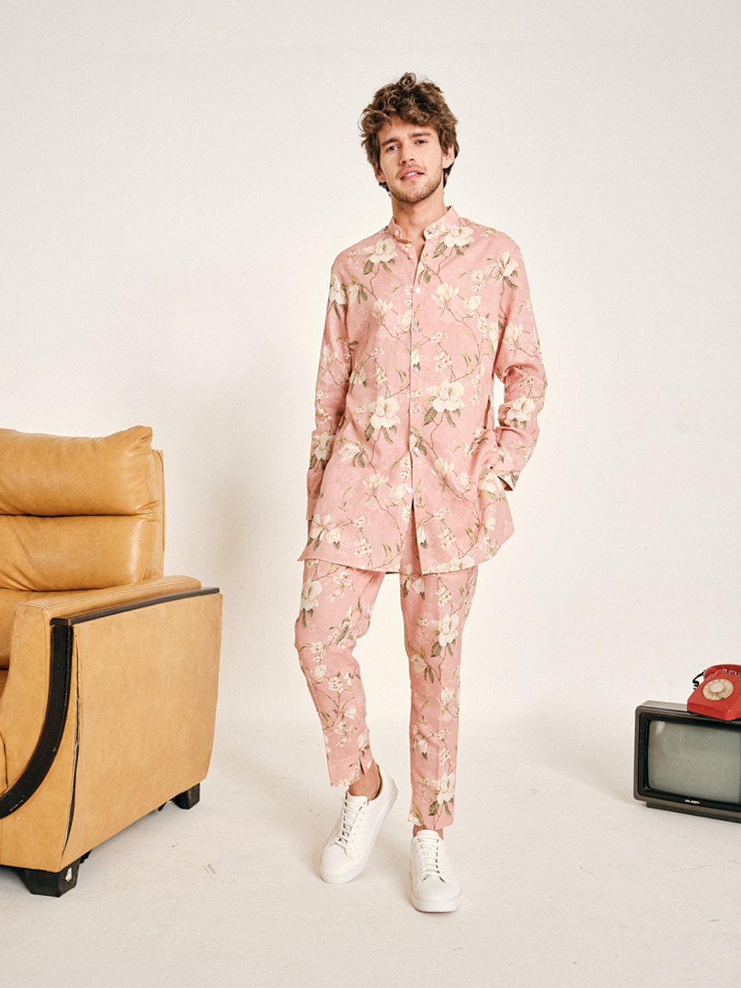 Project Bandi Floral Printed Mandarin Collar Linen Straight Kurta With Trousers
