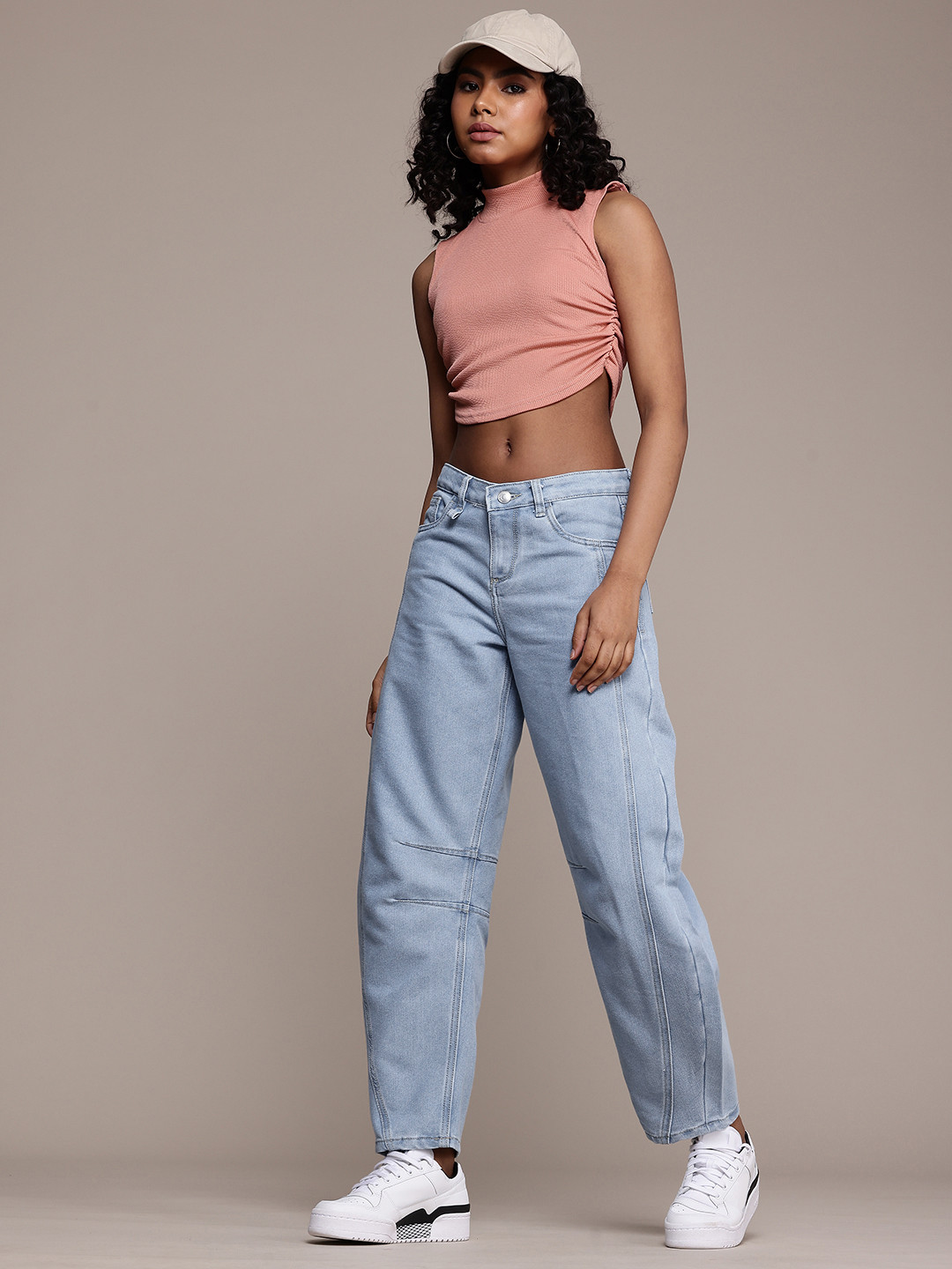 The Roadster Life Co. Women Horseshoe Fit Low-Rise Straight Fit Jeans