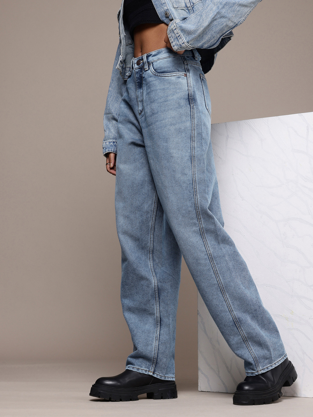 The Roadster Life Co. Women High-Rise Heavy Fade Stretchable Relaxed Fit Jeans