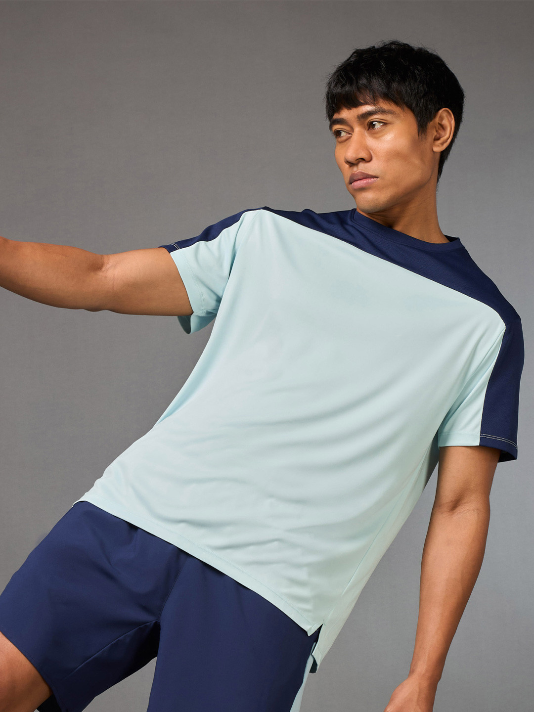 CULT Men Colourblock Regular Fit Running T-shirts