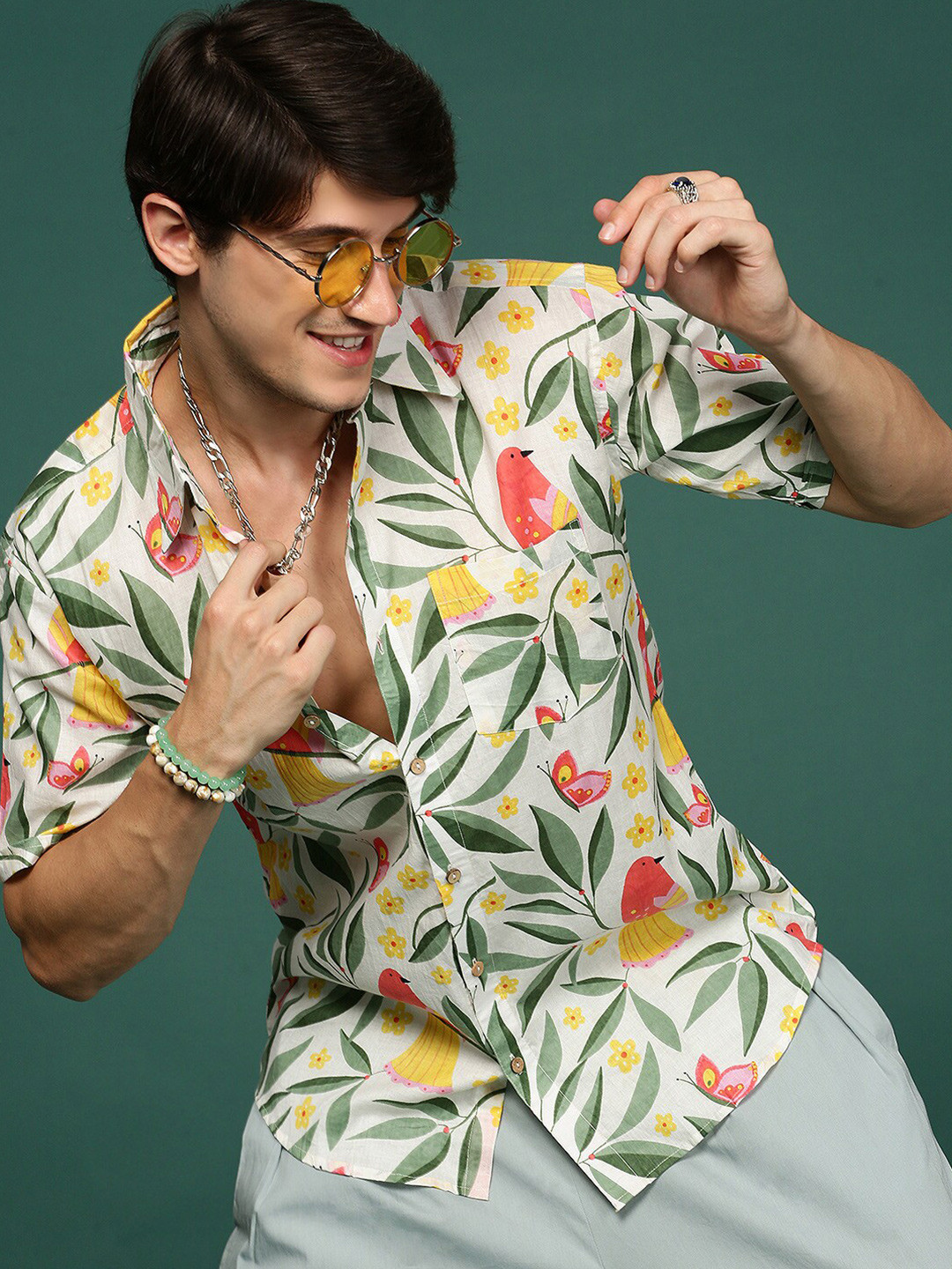 Sangria Modern Spread Collar Short Sleeves Regular Fit Printed Pure Cotton Shirts