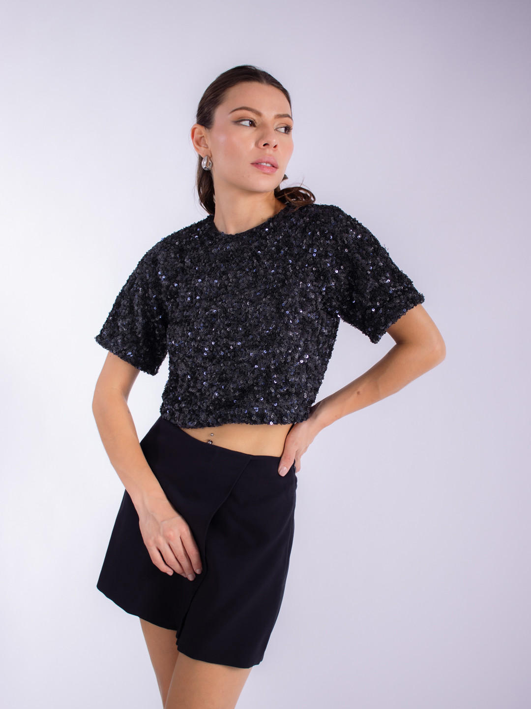 Stylecast X Hersheinbox Sequined Bow Detail Back Crop Top