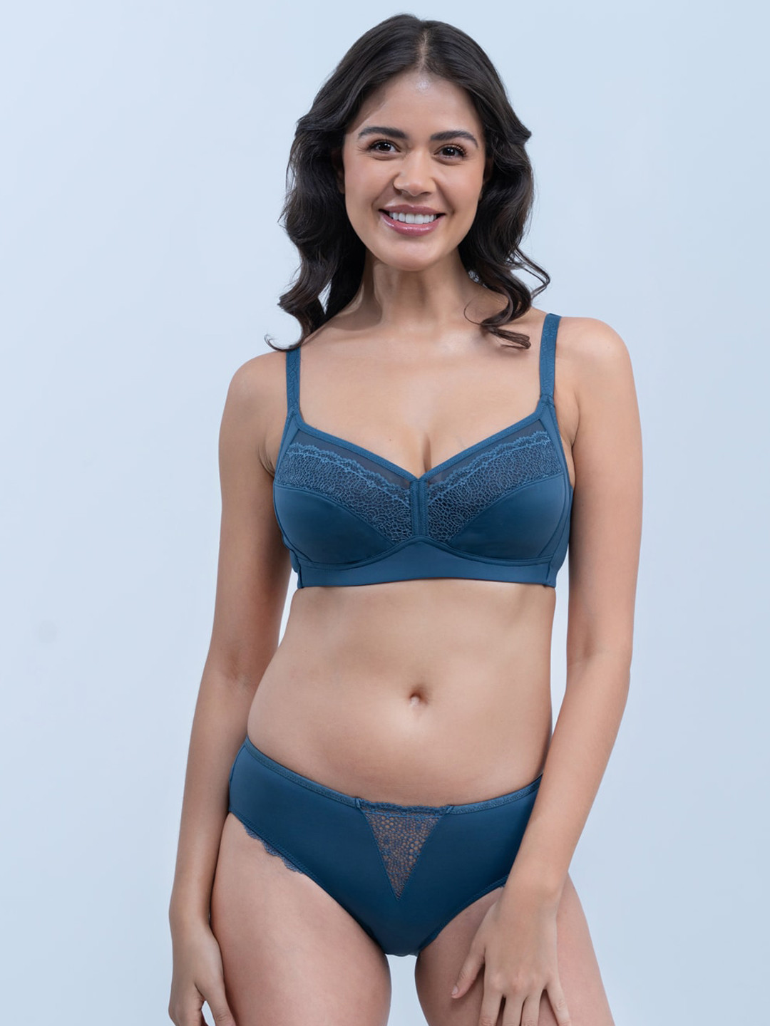 Soie Lacey Non Padded Lingerie Set