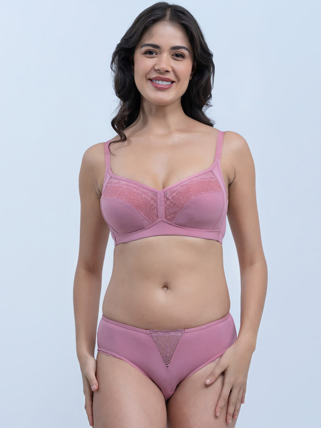 Soie Lacey Non-Padded & Non-Wired Bra & Mid-Rise Brief