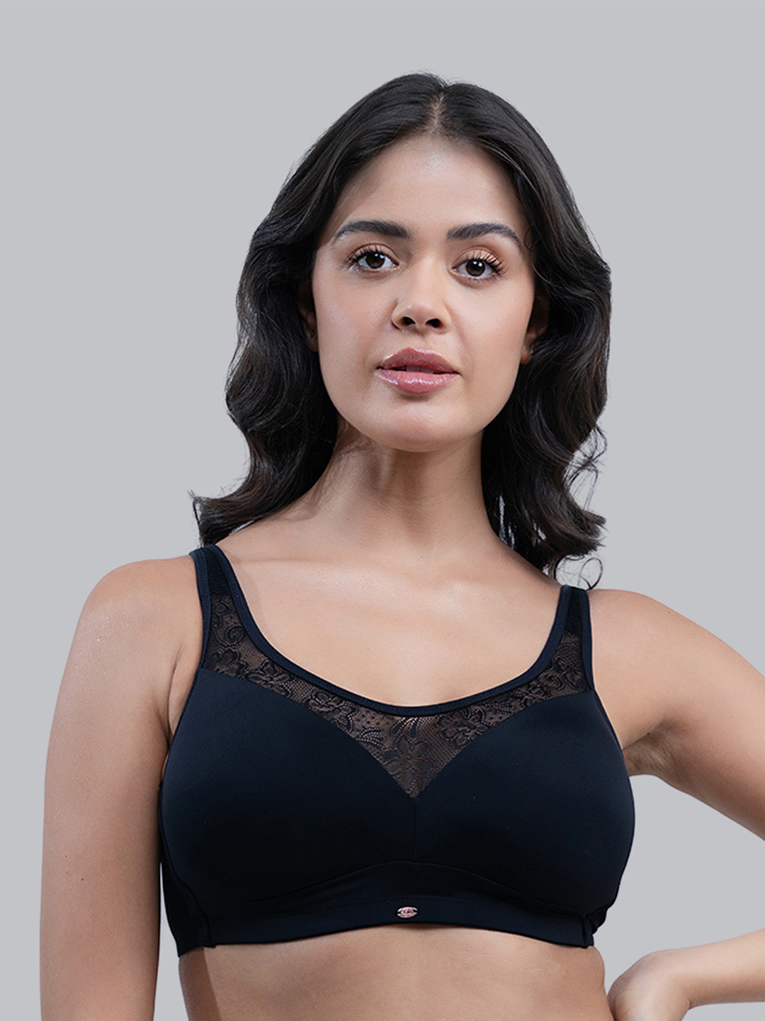 Soie Women Full Coverage Padded Non Wired Lace Detail Cami Bra