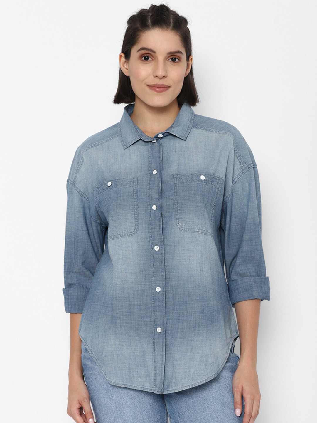 AMERICAN EAGLE OUTFITTERS Faded Button-Up Collar Long Sleeve Denim Shirt