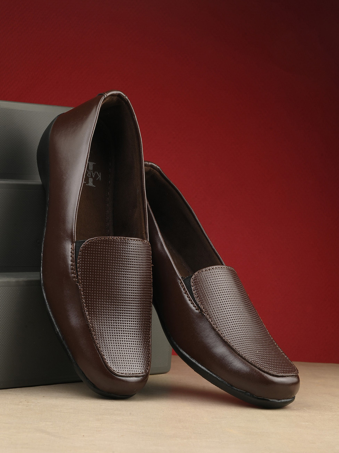 KARADDI Brown Confortable & Lightweight Slip-On Shoes