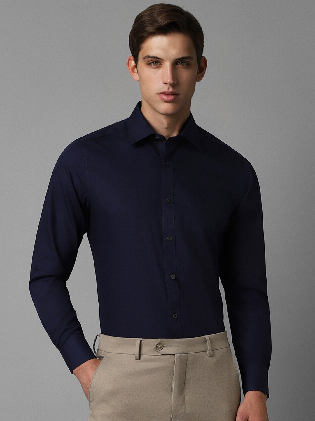 Louis Philippe Spread Collar Straight Cotton Formal Shirt