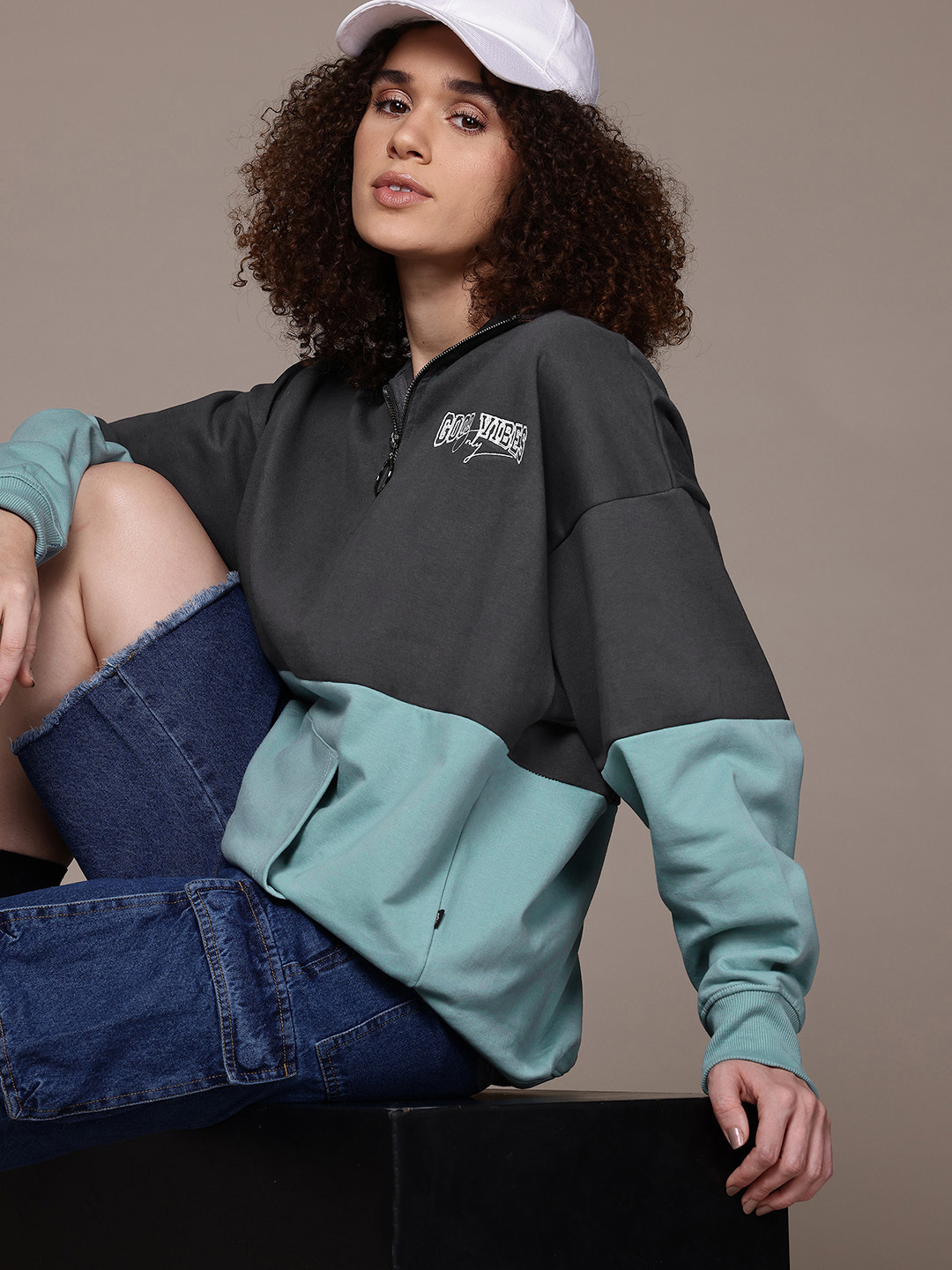 The Roadster Lifestyle Co. Colourblocked Half Zipper Sweatshirt