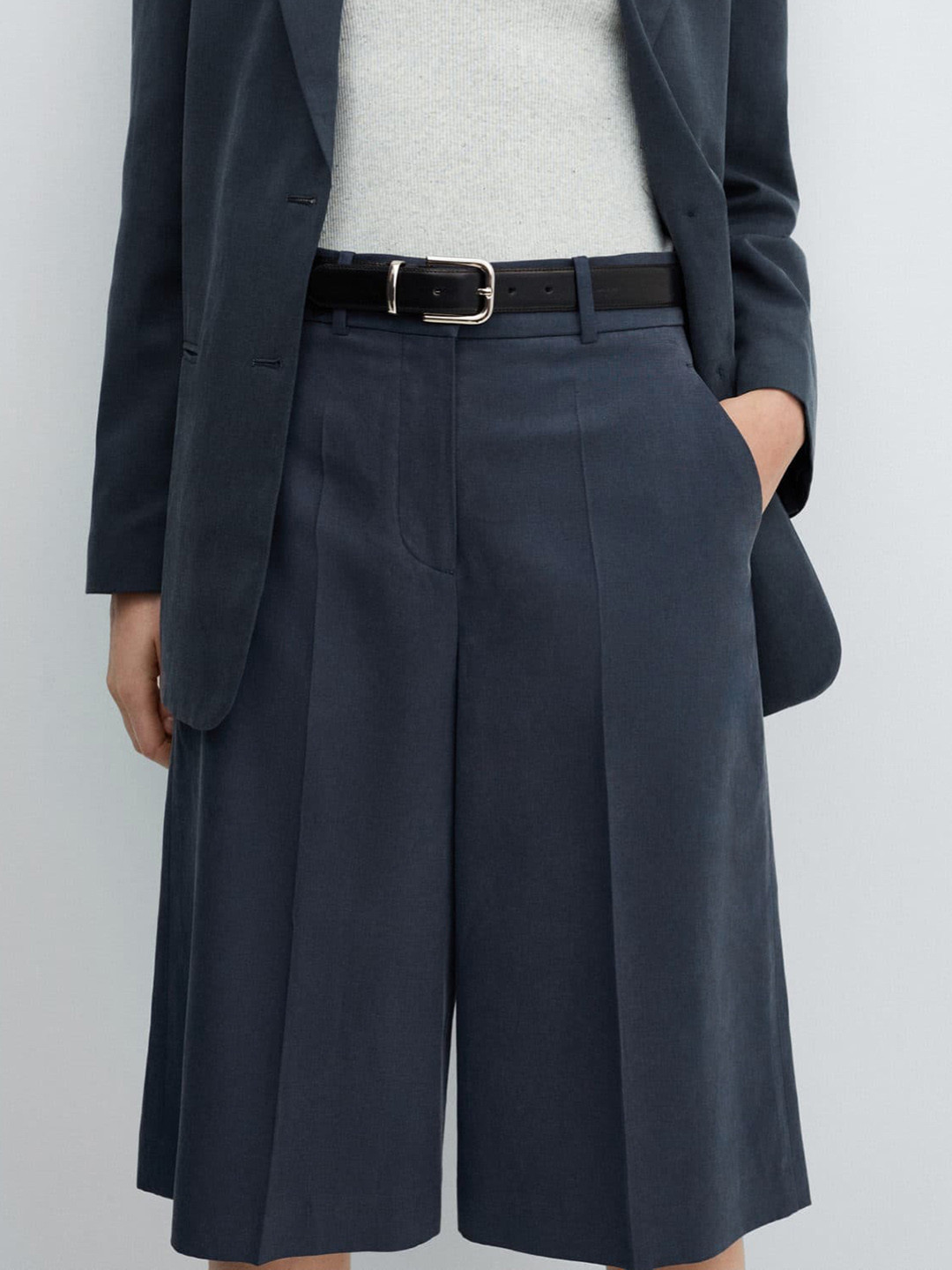 MANGO Women 3/4th Length Woven Shorts