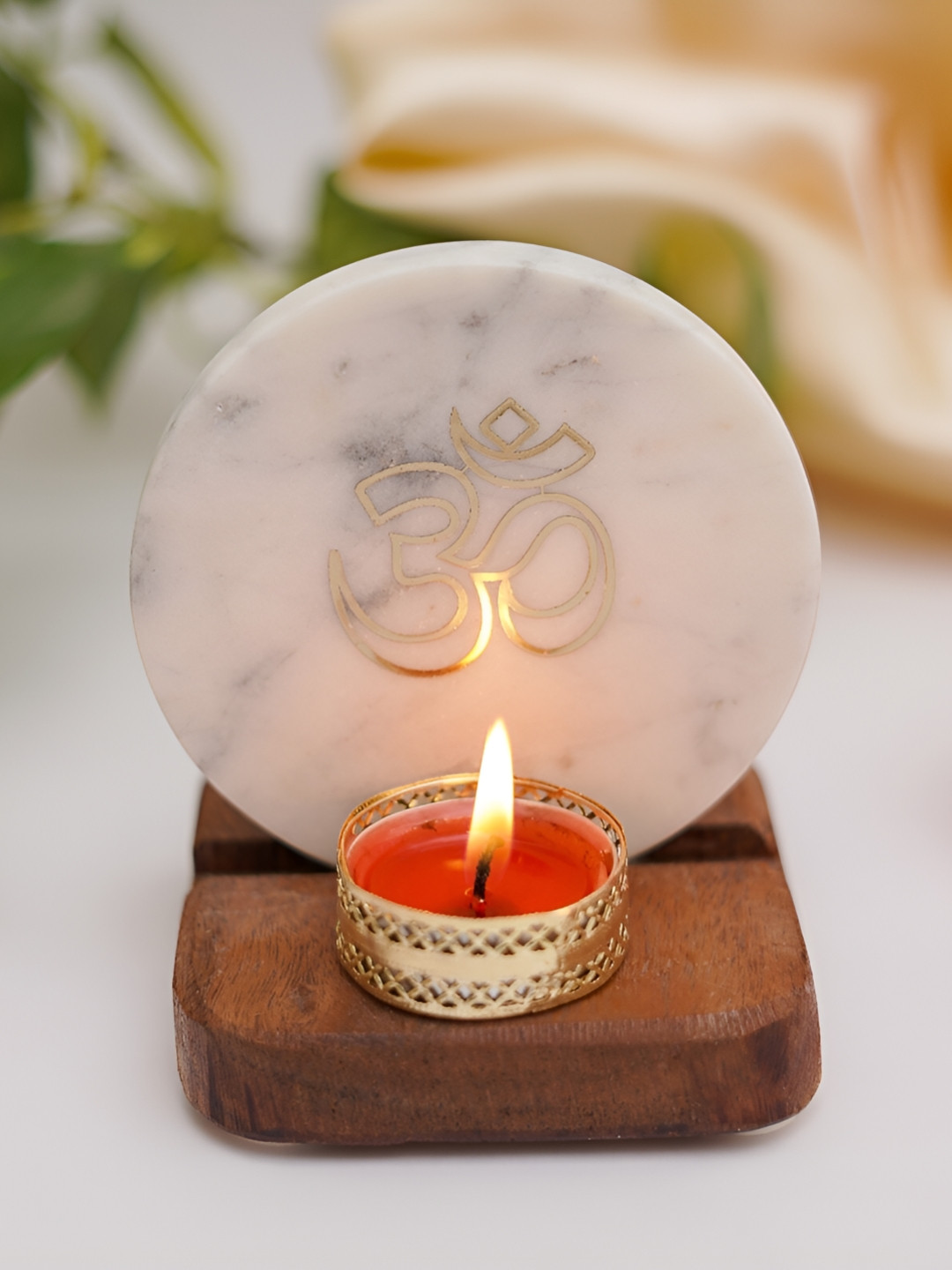 HOMEARTE White & Brown Wood Candle Holder