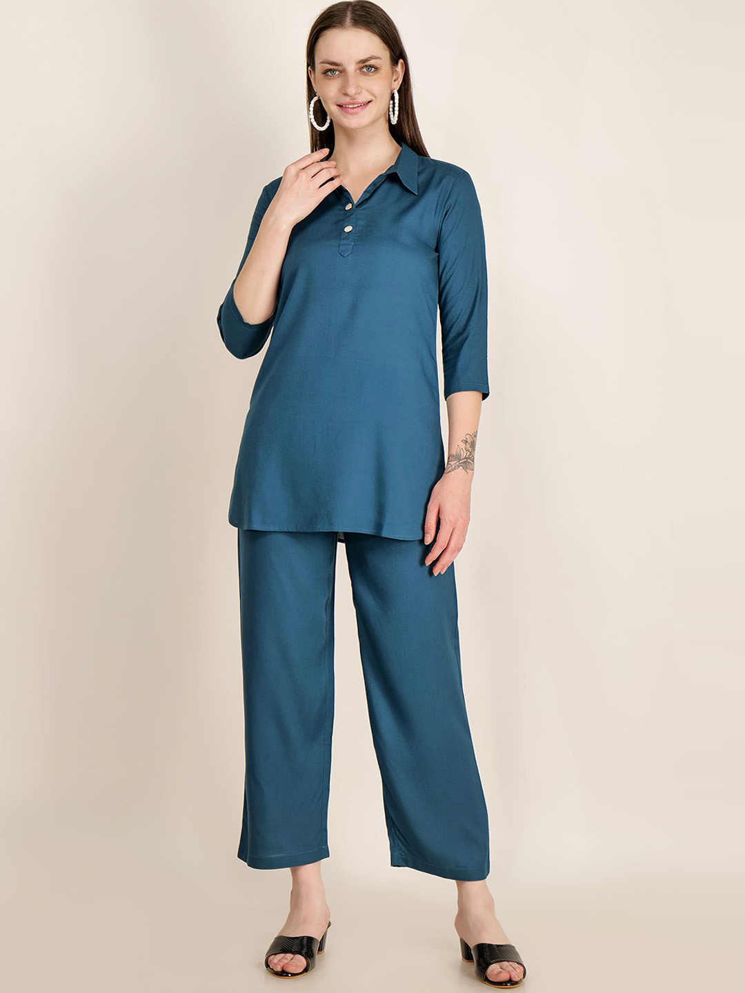 Gargistyle Solid Spread Collar Casual Tunic And Trousers