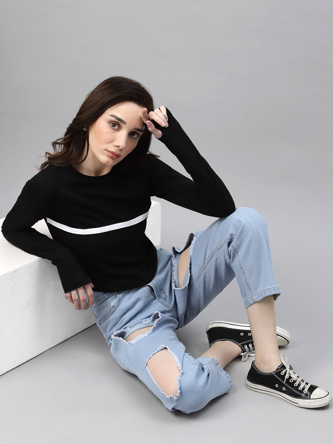 Rigo Black Round Neck Long Sleeves Crop Fitted Top With Thumbholes